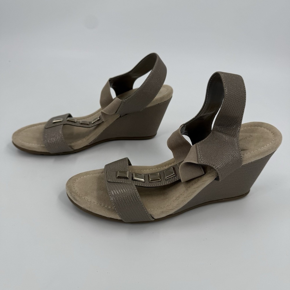 St. John's Bay Women's Size 8.5 Taupe Metallic Wedge Sandals Stretch Straps New